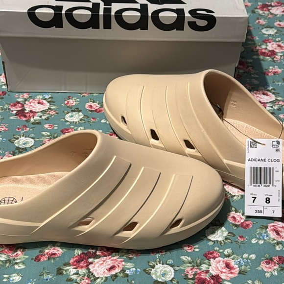 ADICANE CLOG _ adidas unisex slip on swim clogs, men’s 7_ women’s 8 - US. New!💫 - Picture 2 of 12